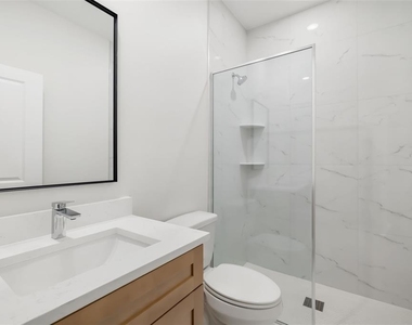 118 Ruby Avenue N - Photo Thumbnail 26