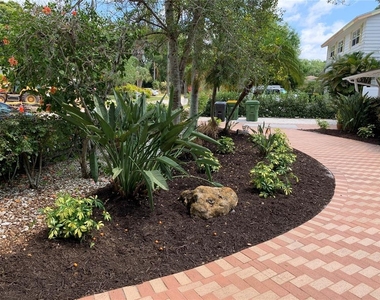 2436 Waldemere Street - Photo Thumbnail 3