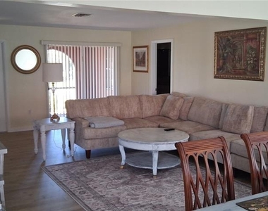441 Rubens Drive E - Photo Thumbnail 10
