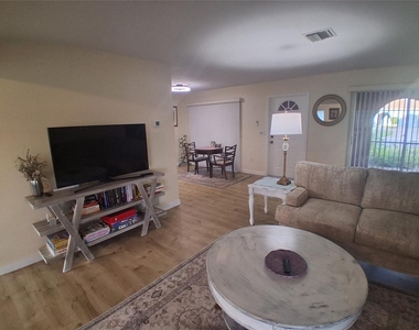 441 Rubens Drive E - Photo Thumbnail 32