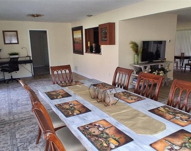 441 Rubens Drive E - Photo Thumbnail 8