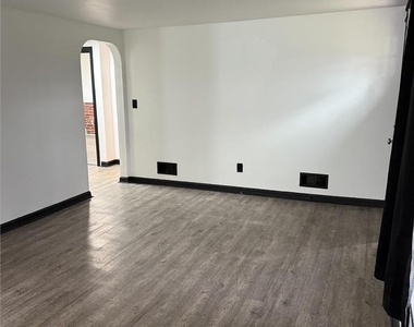 1117 Whitney Avenue - Photo Thumbnail 7