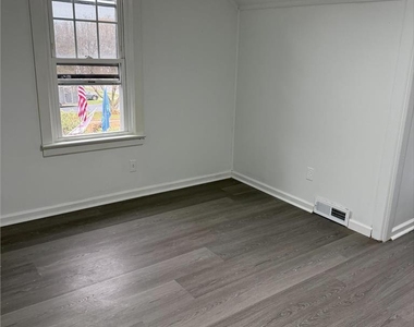 1117 Whitney Avenue - Photo Thumbnail 6