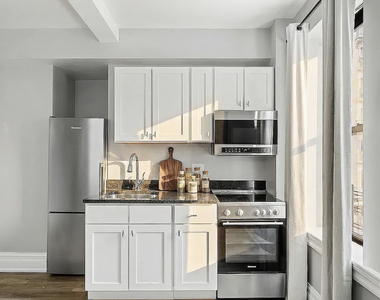 238 West 73rd Street - Photo Thumbnail 1