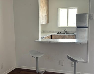 5200 Carousel Drive - Photo Thumbnail 12