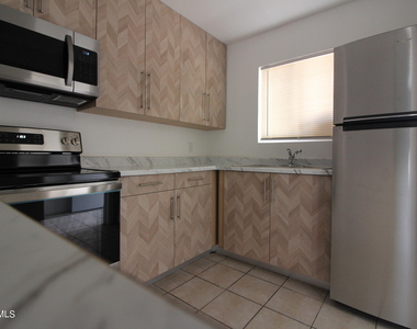 5200 Carousel Drive - Photo Thumbnail 1
