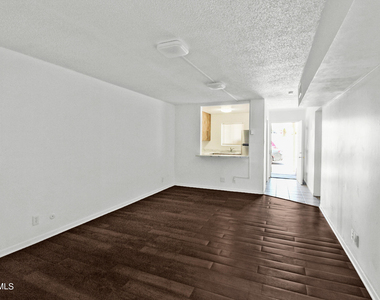 5200 Carousel Drive - Photo Thumbnail 4