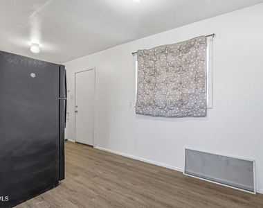 3912 Kemp Avenue - Photo Thumbnail 3