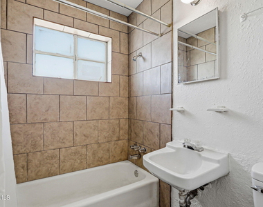 3912 Kemp Avenue - Photo Thumbnail 8