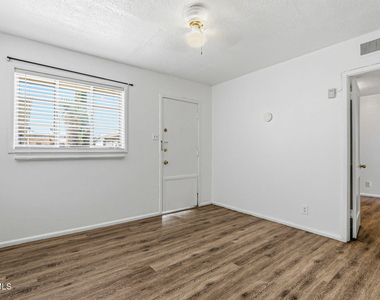 3912 Kemp Avenue - Photo Thumbnail 2