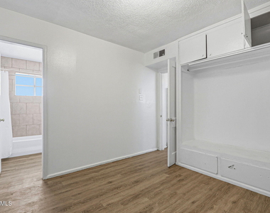 3912 Kemp Avenue - Photo Thumbnail 7