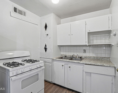 3912 Kemp Avenue - Photo Thumbnail 4