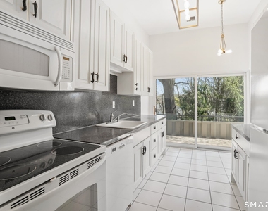 106 Southport Woods Drive - Photo Thumbnail 5