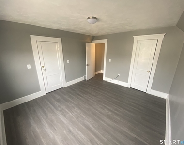 358 Blohm Street - Photo Thumbnail 4