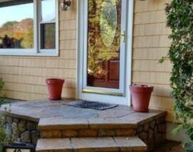 19 Sunshine Road - Photo Thumbnail 2