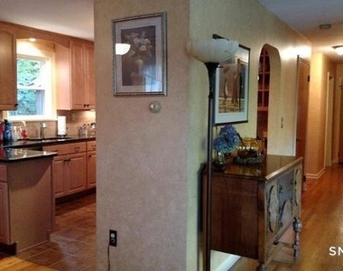 19 Sunshine Road - Photo Thumbnail 14