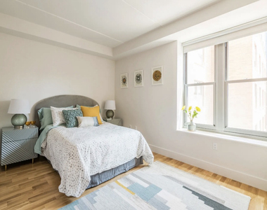 310 Clarkson Avenue - Photo Thumbnail 2