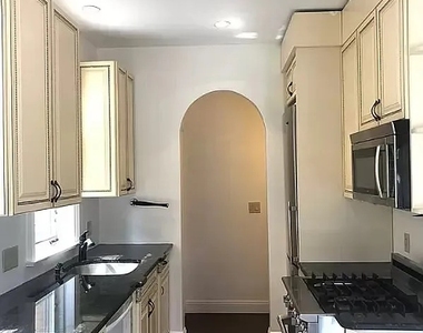 230 Corbin Place - Photo Thumbnail 2