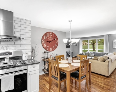 2412 Cathedral Dr - Photo Thumbnail 10