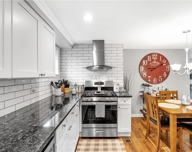 2412 Cathedral Dr - Photo Thumbnail 14
