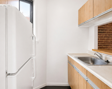 216 East 90th Street - Photo Thumbnail 2