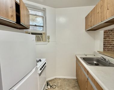 East 90th Street - Photo Thumbnail 1