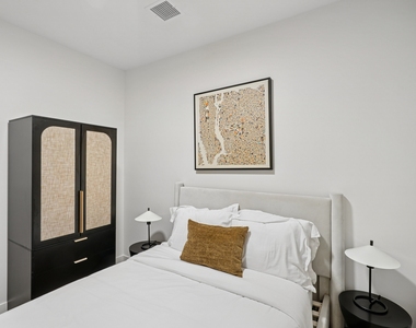 180 Pearl Street - Photo Thumbnail 2