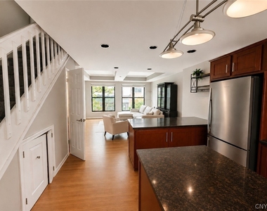 133 Walton Street - Photo Thumbnail 7