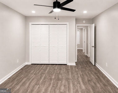 100 Summerwood Drive - Photo Thumbnail 6