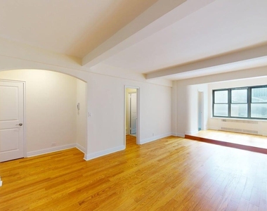 East 56th Street - Photo Thumbnail 6