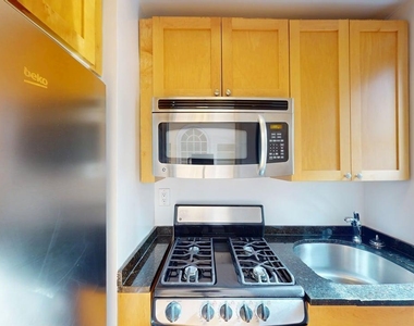East 56th Street - Photo Thumbnail 2