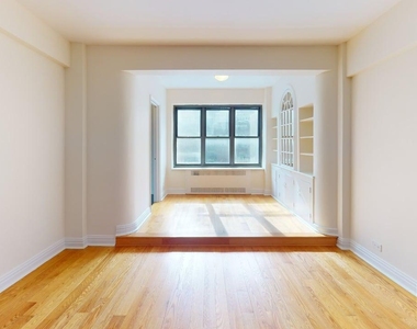 East 56th Street - Photo Thumbnail 14