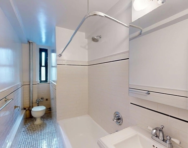East 56th Street - Photo Thumbnail 4