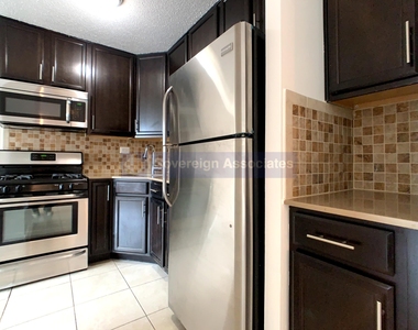3333 Broadway - Photo Thumbnail 2