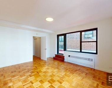 East 55th Street - Photo Thumbnail 1