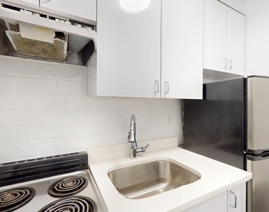 West 73rd Street - Photo Thumbnail 5