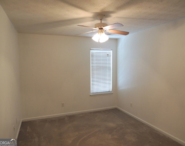 260 Mountainview Drive - Photo Thumbnail 7