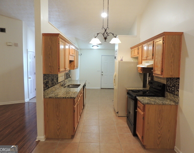 260 Mountainview Drive - Photo Thumbnail 5