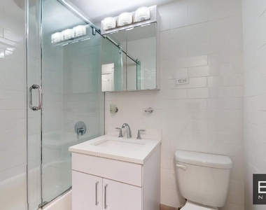 East 57th Street - Photo Thumbnail 5