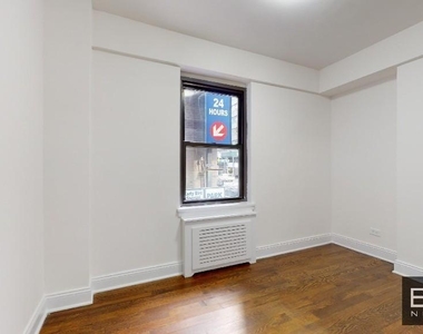 East 57th Street - Photo Thumbnail 4