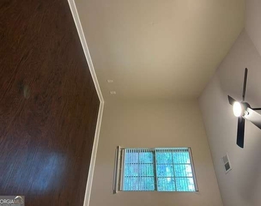 137 Avalon Drive - Photo Thumbnail 5