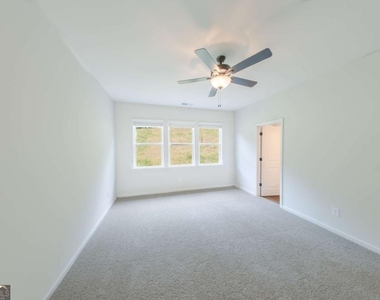 411 Summit View Lane - Photo Thumbnail 8