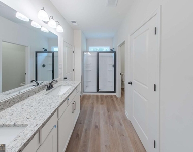 411 Summit View Lane - Photo Thumbnail 11