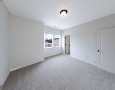 411 Summit View Lane - Photo Thumbnail 16