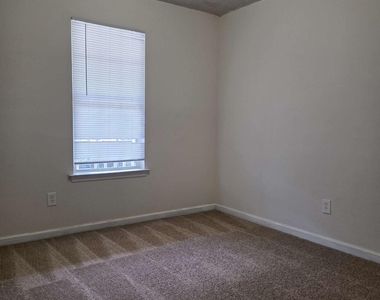 975 Windwood Court - Photo Thumbnail 6