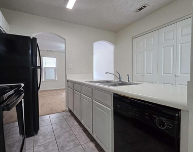 975 Windwood Court - Photo Thumbnail 4