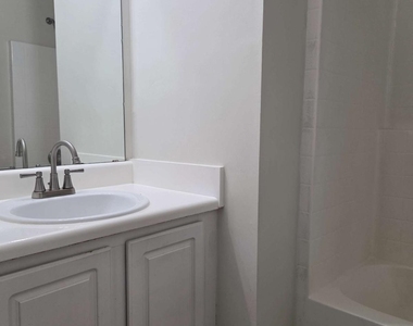 975 Windwood Court - Photo Thumbnail 9