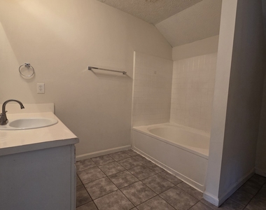 975 Windwood Court - Photo Thumbnail 12