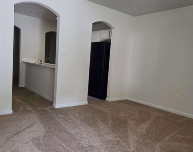 975 Windwood Court - Photo Thumbnail 5