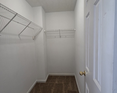 975 Windwood Court - Photo Thumbnail 10
